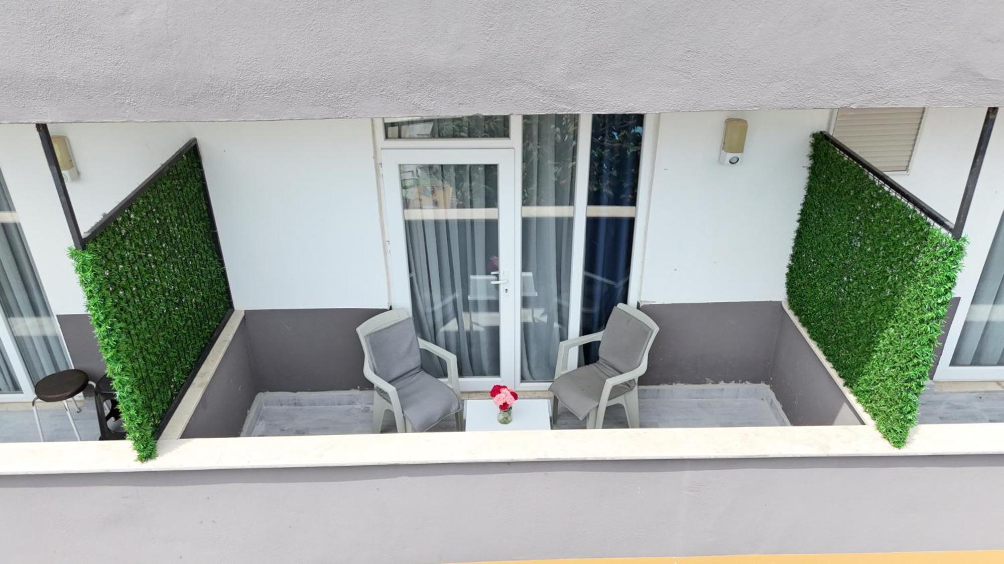 Hillside Apart Hotel Dış mekan fotoğraf